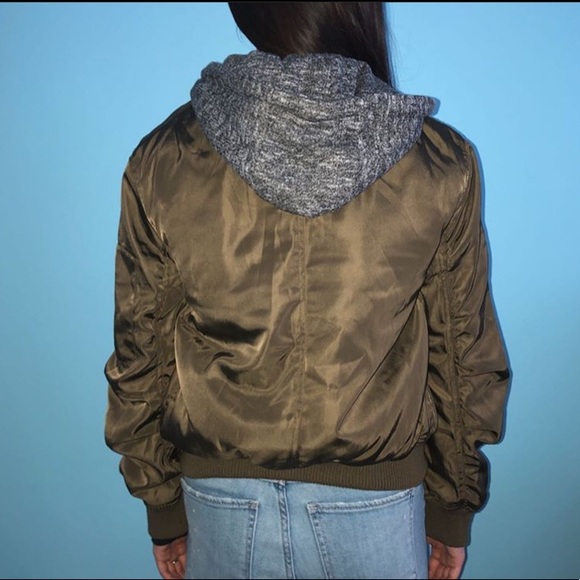 NWOT OLIVE BOMBER JACKET WITH HOOD - Picture 8 of 8